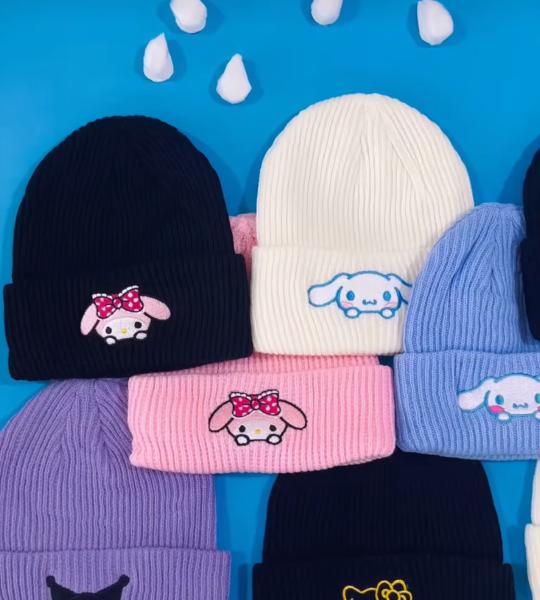 طواقي صوف ديزني